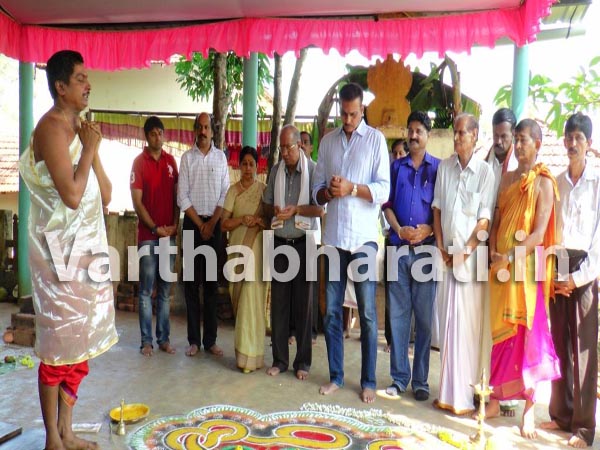 ಕಾರ್ಕಳ : ಯರ್ಲಪ್ಪಾಡಿಗೆ ರವಿಶಾಸ್ತ್ರೀ ಭೇಟಿ - ನಾಗನಿಗೆ ಪಂಚಾಮೃತ ಅಭಿಷೇಕ ಮತ್ತು ಆಶ್ಲೇಷ ಬಲಿ